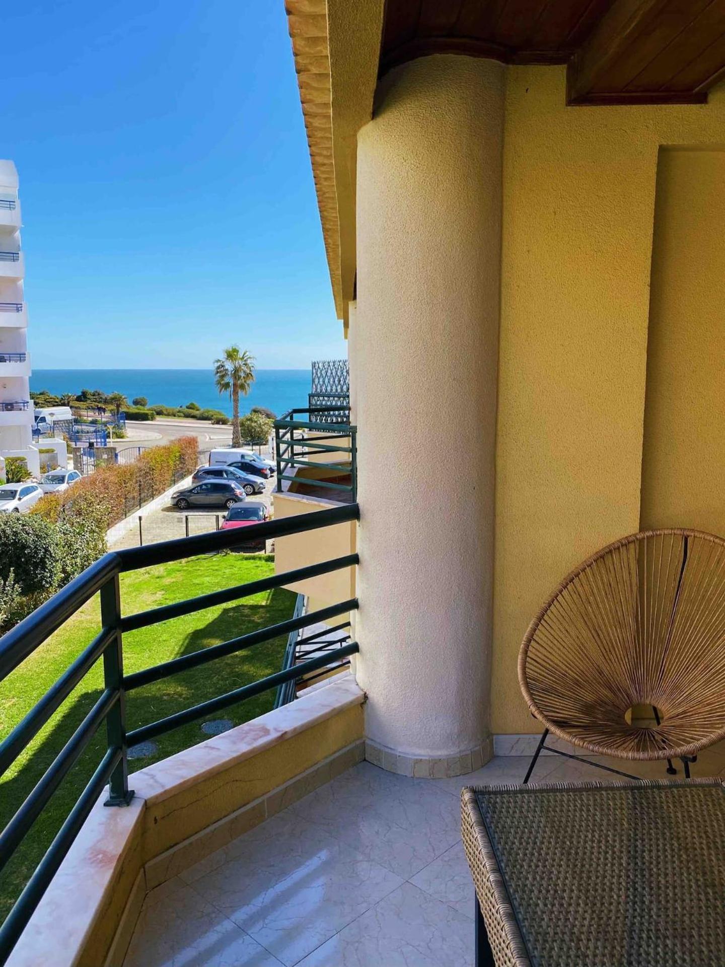 Sea View W Pool, Terrace & Parking Leilighet Cascais Eksteriør bilde